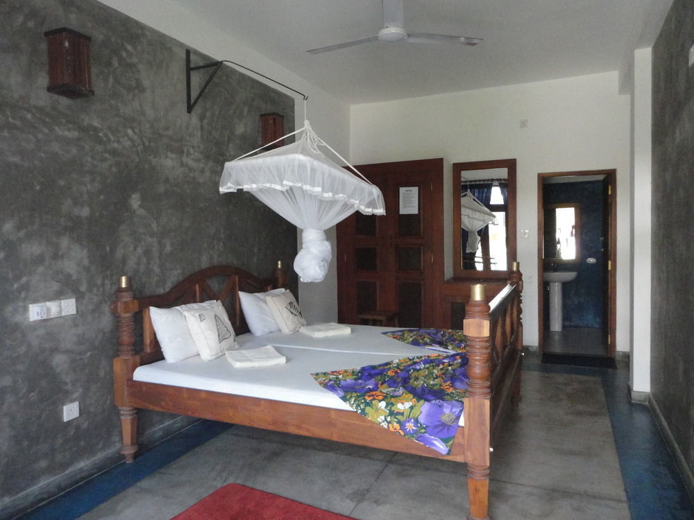 Hotel Aaradhya Mirissa Exterior foto